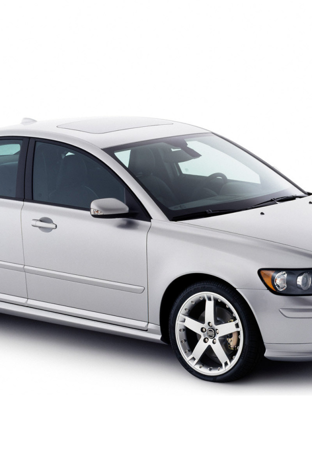 Новая машина Volvo s40