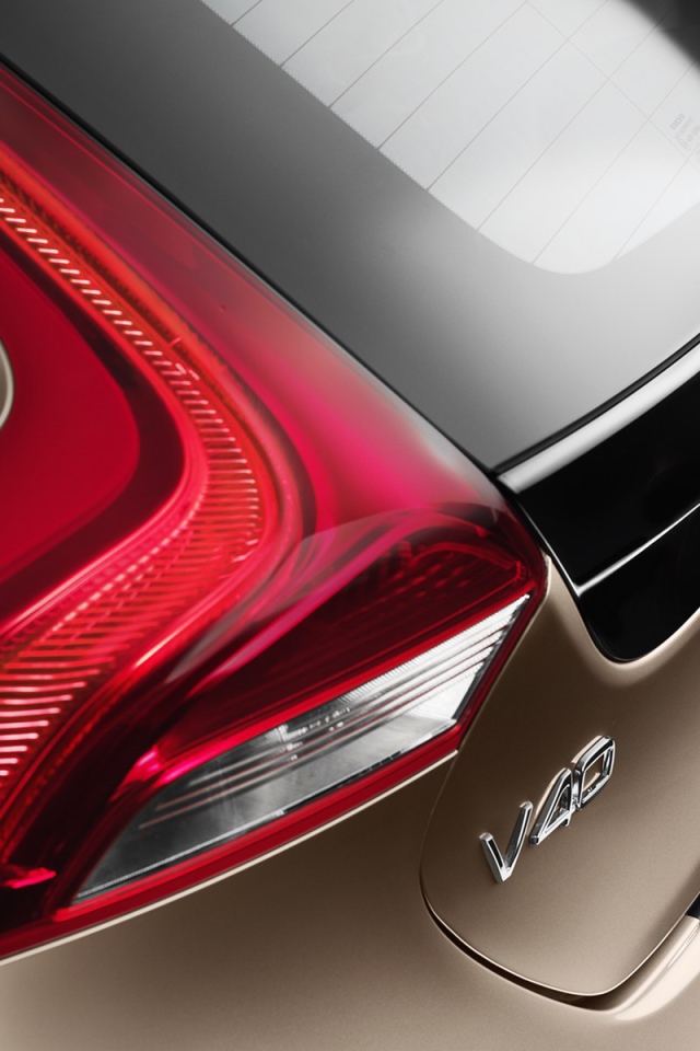  Автомобиль марки Volvo модели v40 Cross country