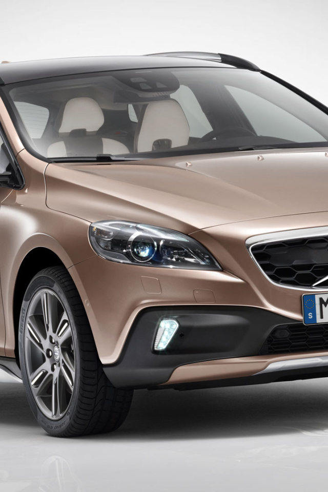  Новая машина Volvo v40 Cross country