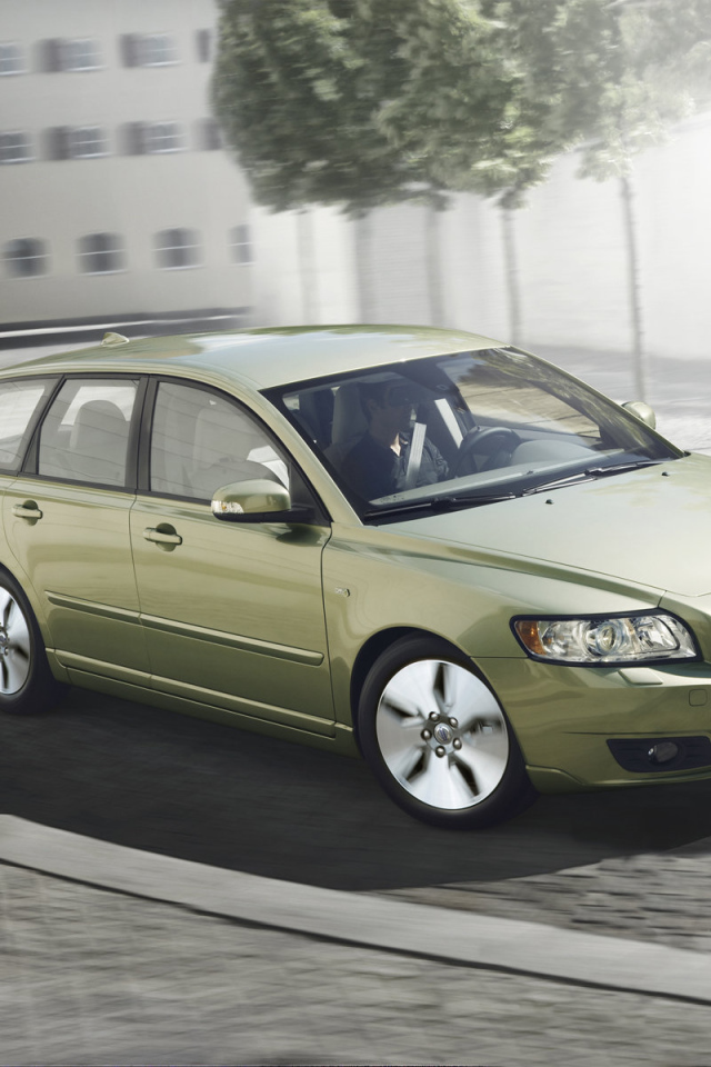 Новая машина Volvo v50