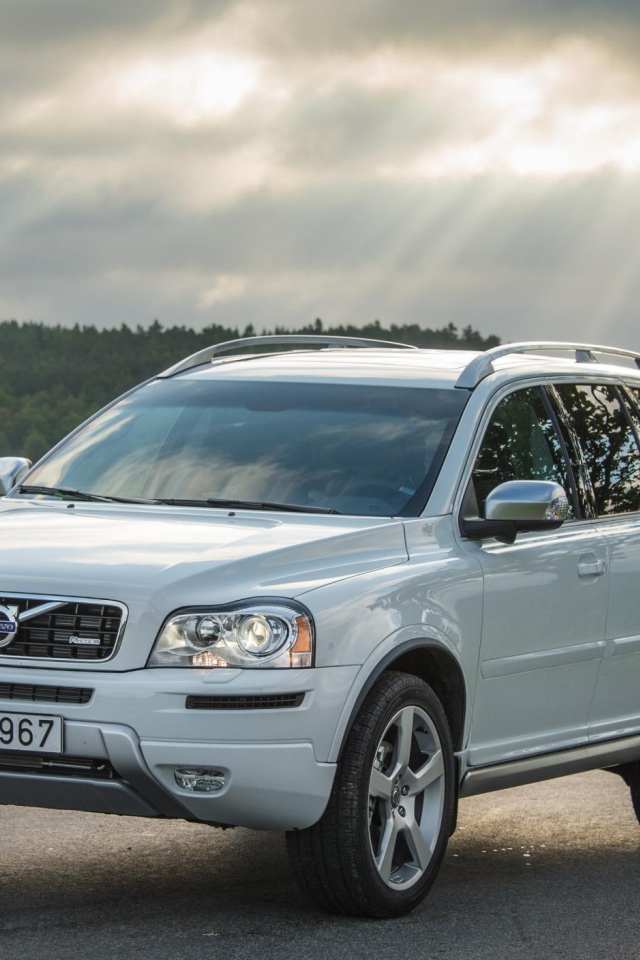 Новая машина Volvo  xc90 2014