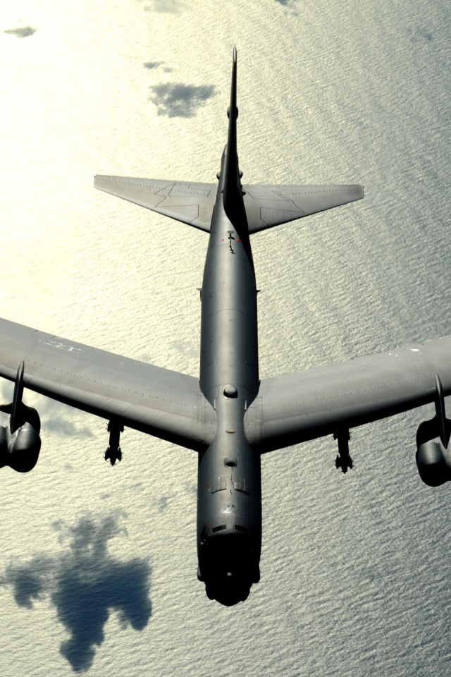 Стратосферный бомбардировщик В52