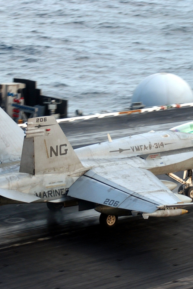 Взлет самолета с авианосца