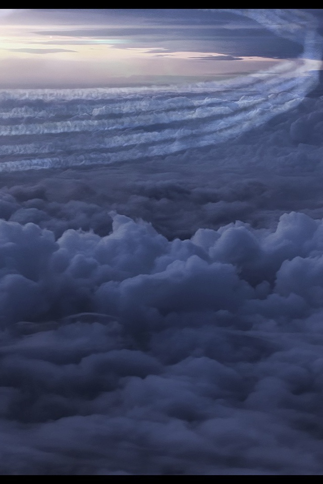 Строй самолетов над облаками