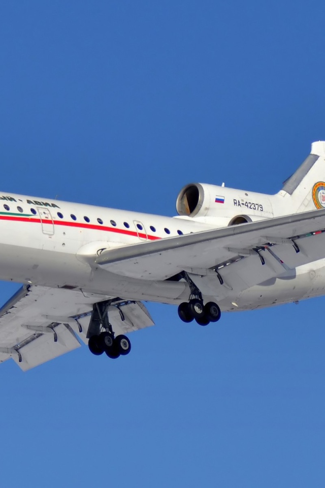 ЯК-42 идет на посадку