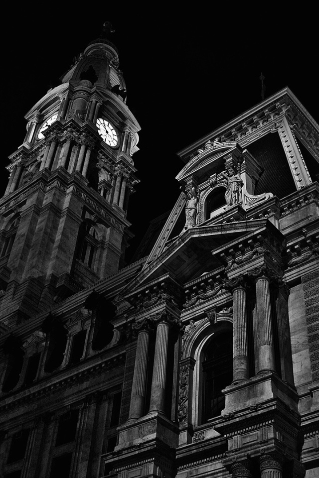 Церковь на черных обоях