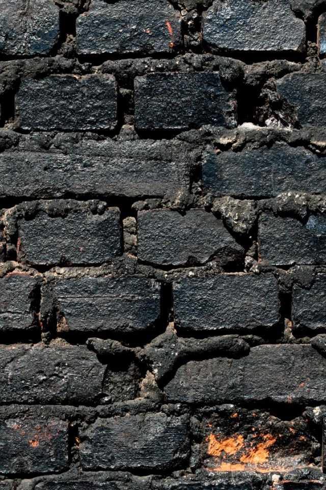 Кладка из черного кирпича