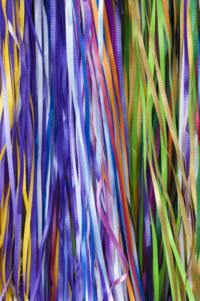 Много разной тесьмы