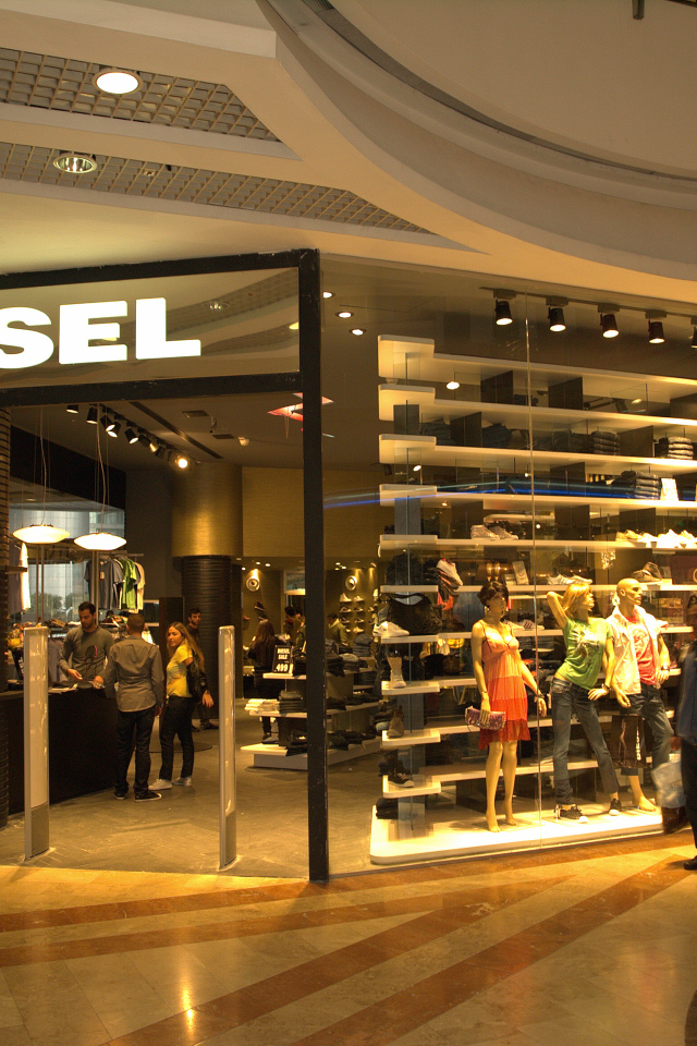 Бутик компании Diesel