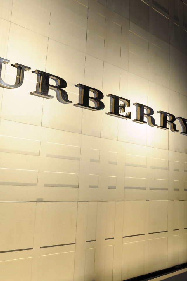 Магазин одежды Burberry