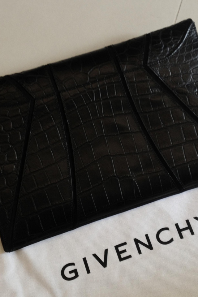 Сумка клатч от Givenchy
