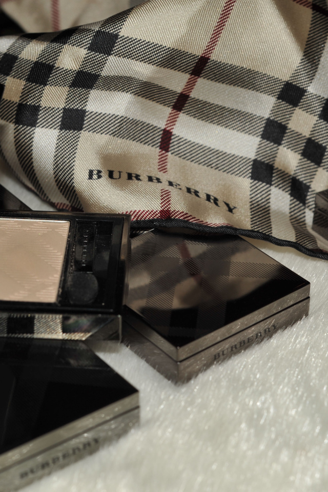 Косметика от Burberry