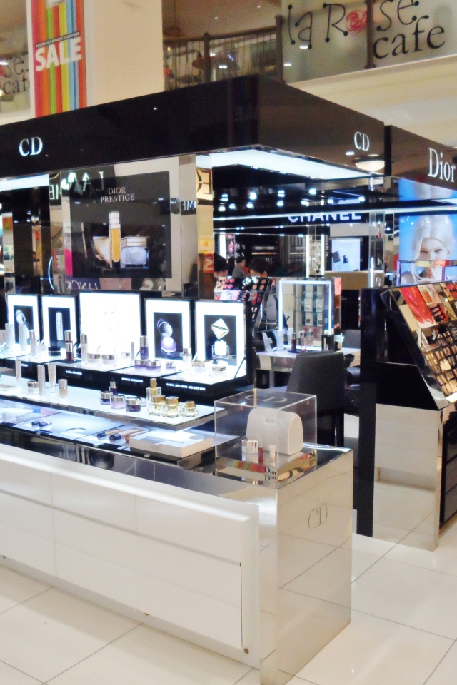 Бутик косметики Dior