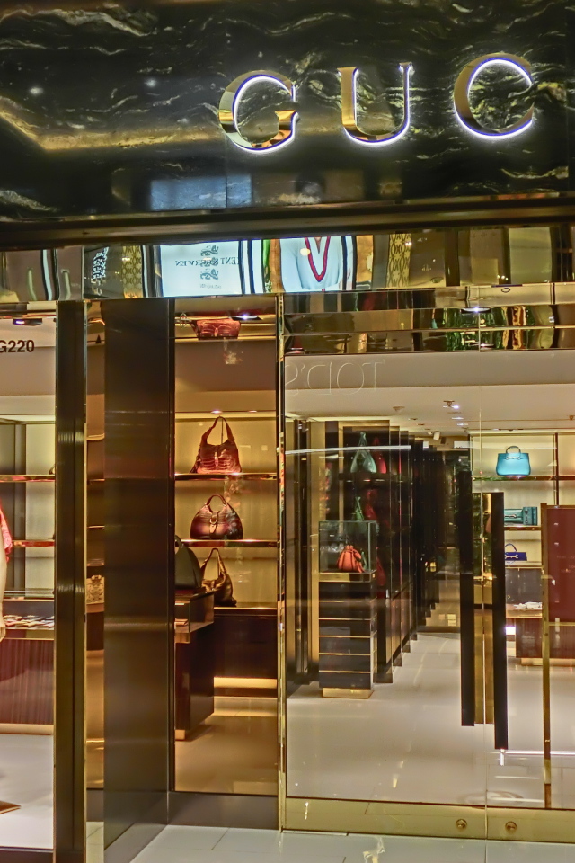 Бутик одежды Gucci