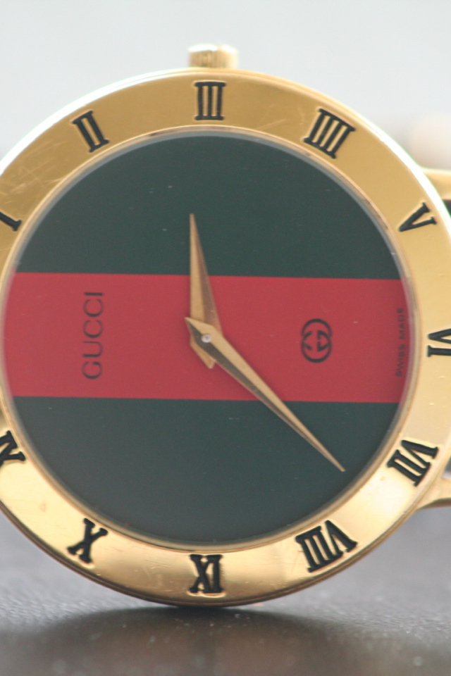 Часы от Gucci