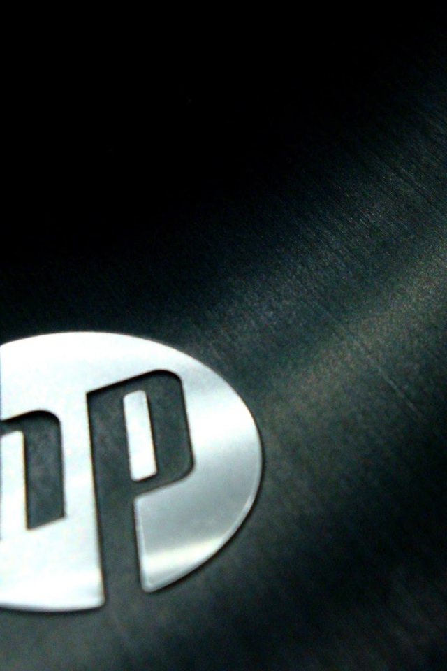 Логотип HP на металле