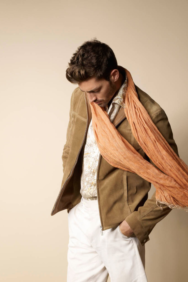 Модель в одежде Brioni