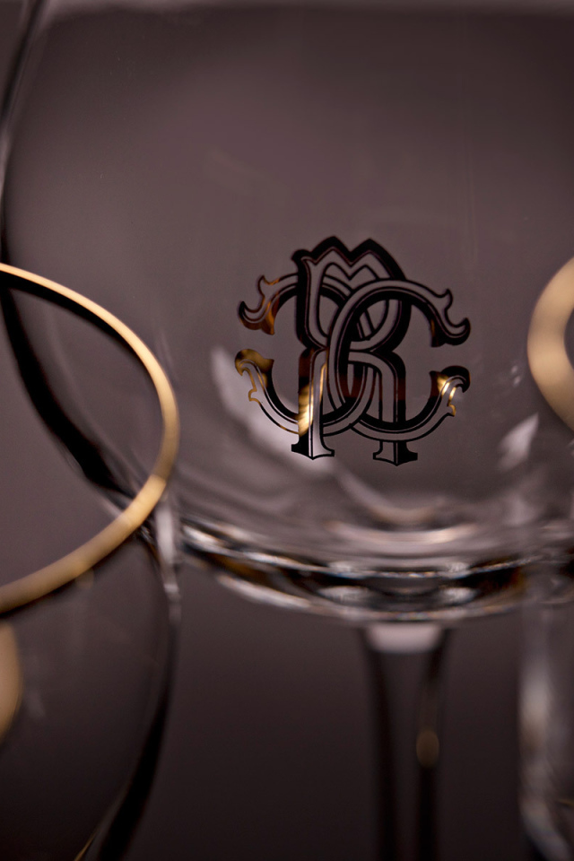Монограмма на бокале Roberto Cavalli