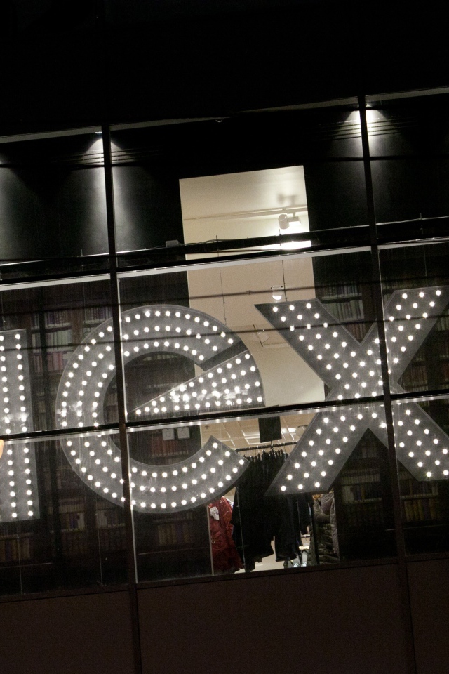 Известный бренд одежды MEXX