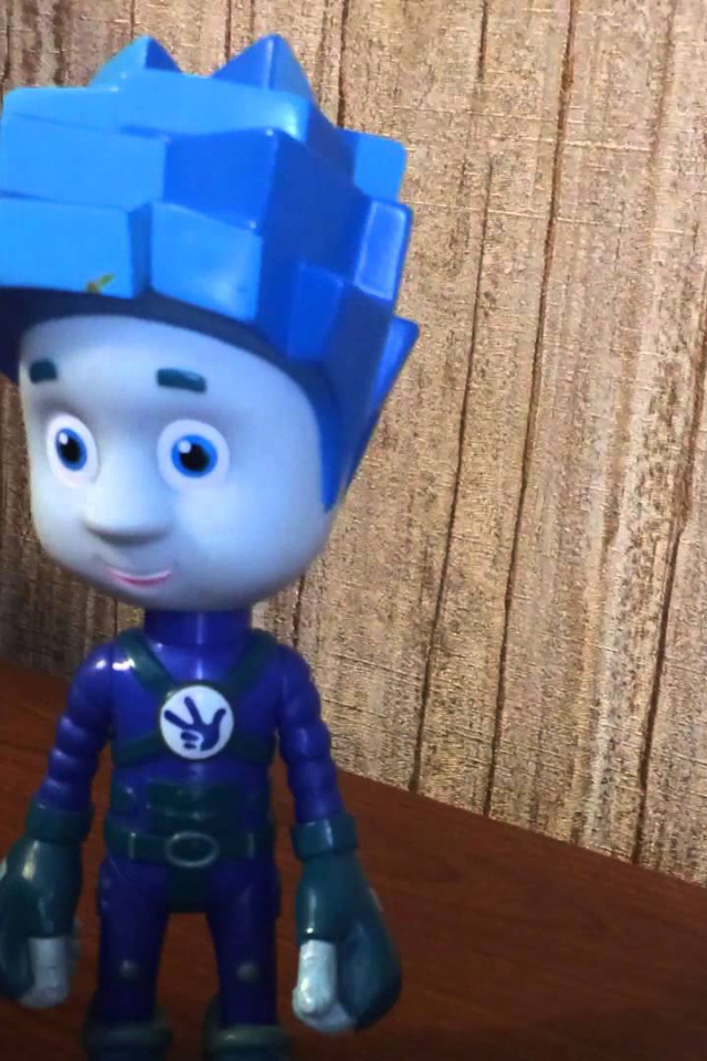 Синий герой мультфильма Фиксики