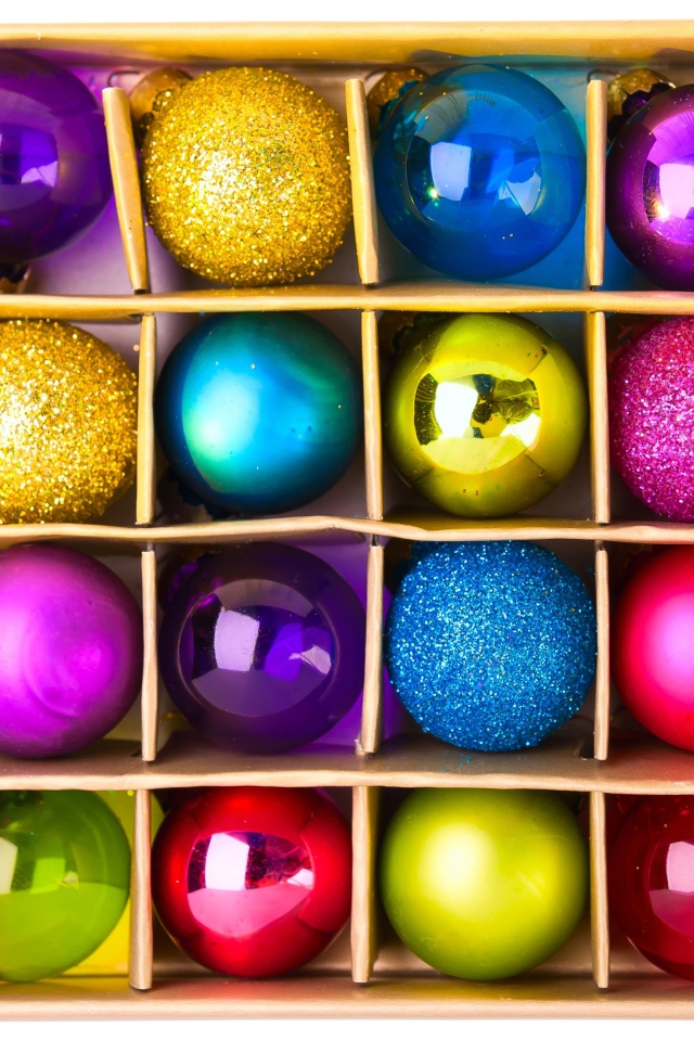 Коробка с украшениями