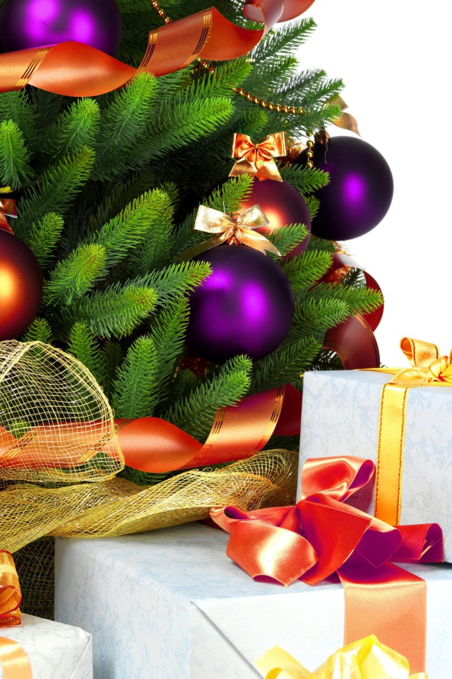 Подарки под елкой