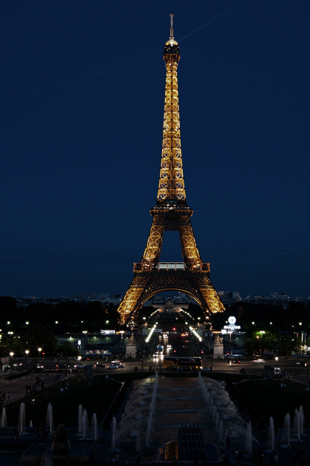 Ночной Париж