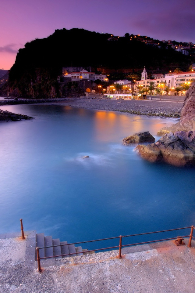 Курортный город вечером