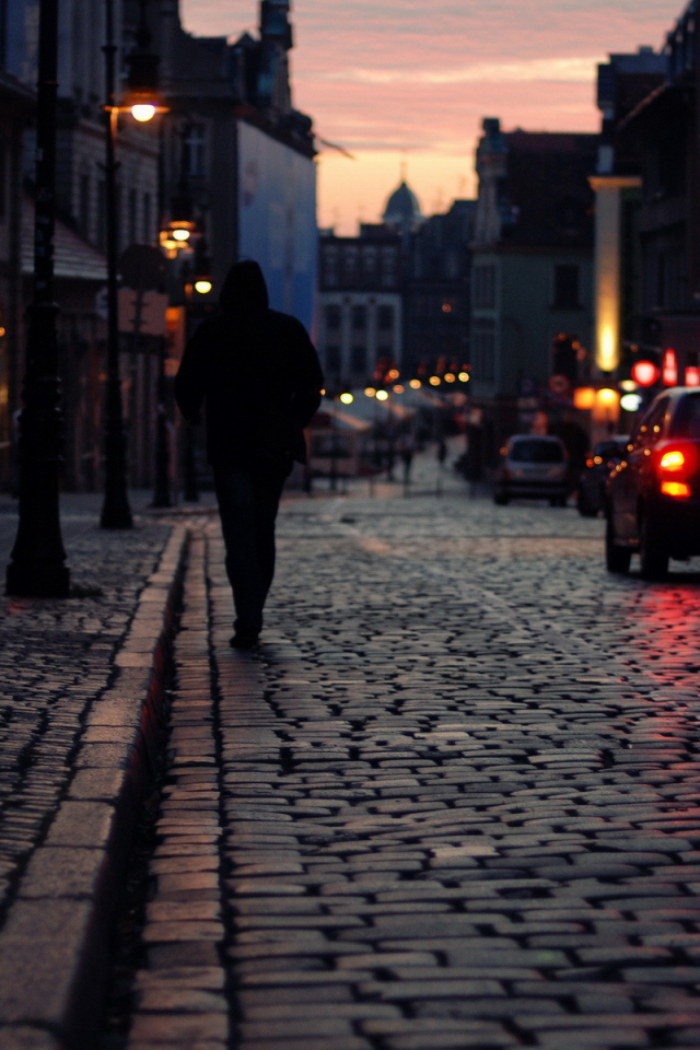 Улица вымощена камнем