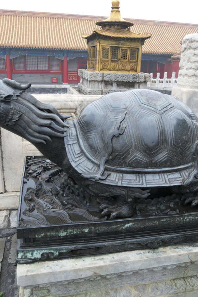 	   The monument turtle
