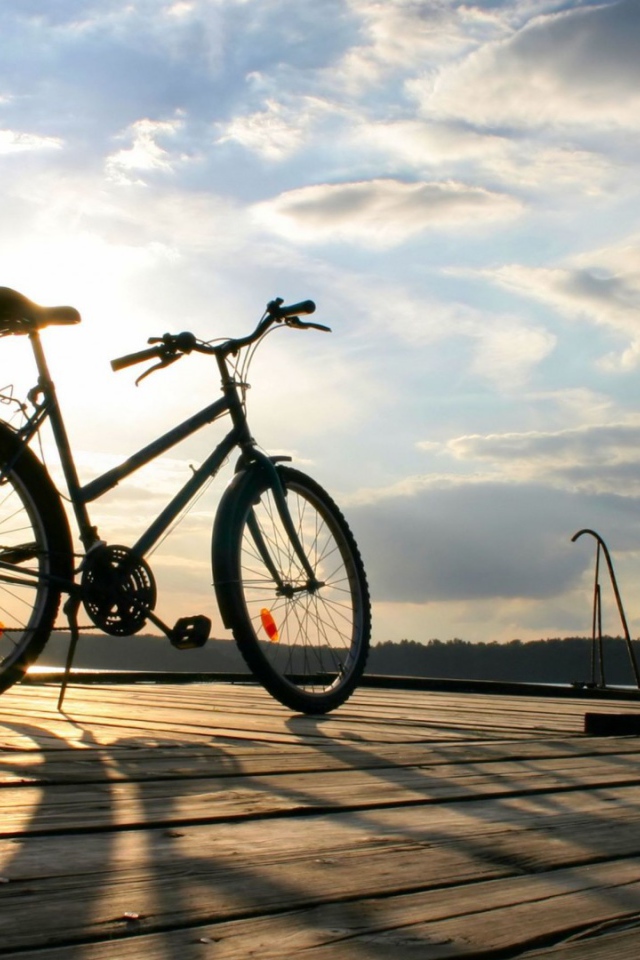 Велосипед на набережной