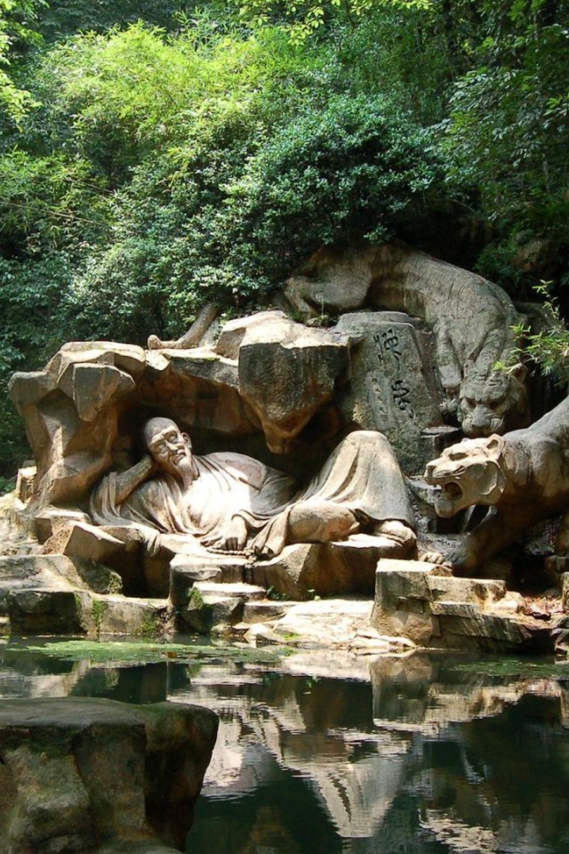 Будда у озера