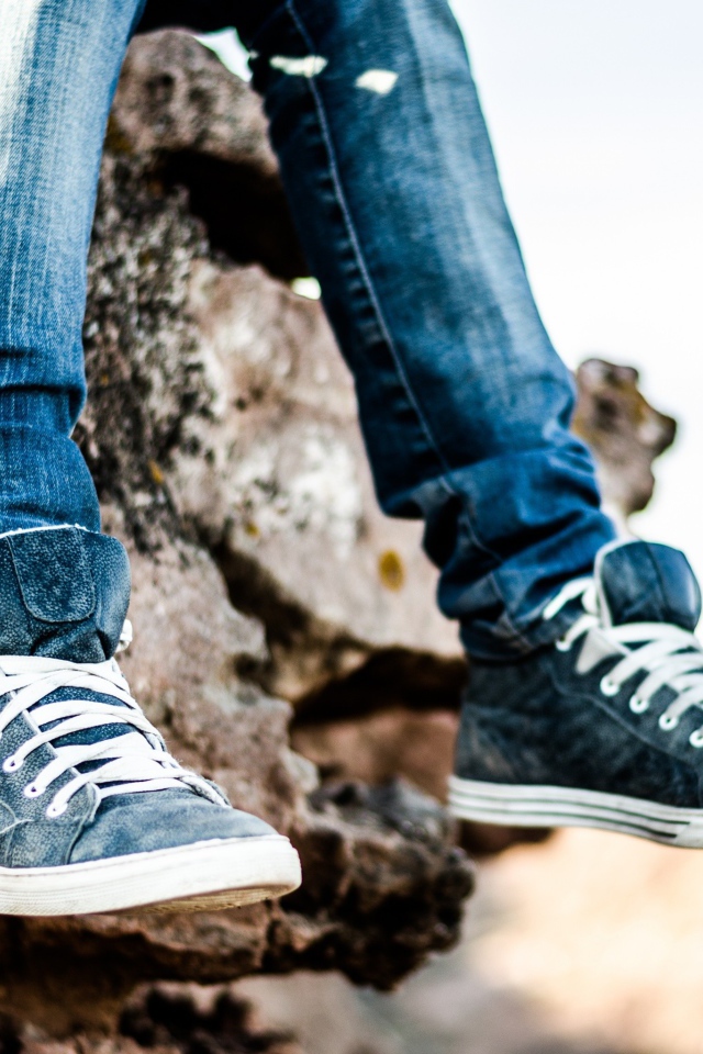 Ноги в кедах