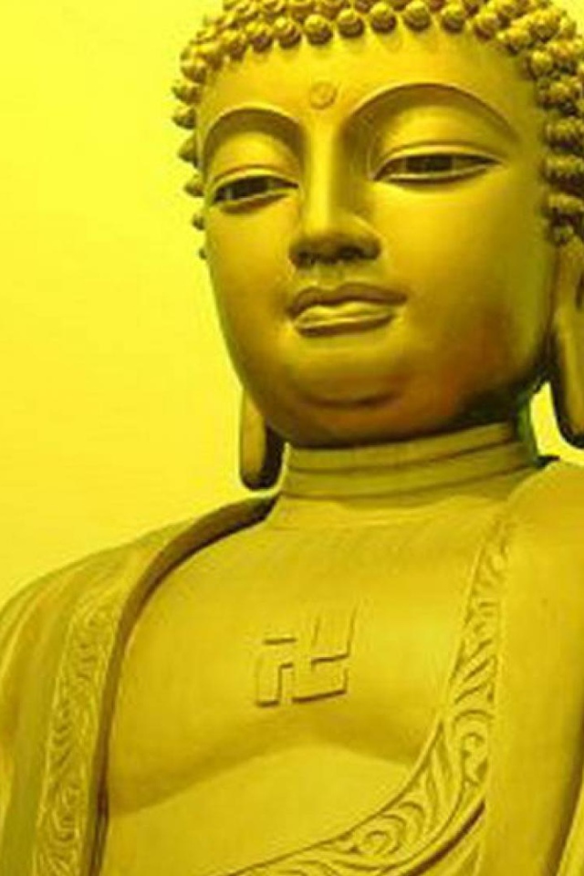 Золотой Будда поднял руку
