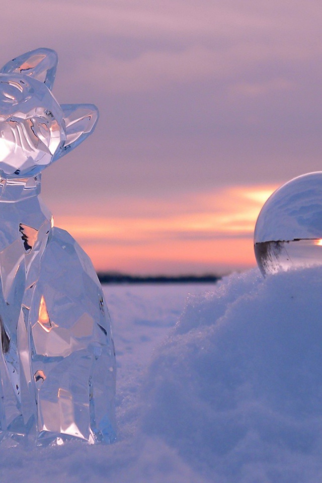 Ледяные скульптуры на закате