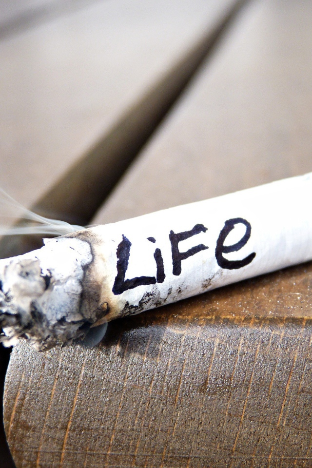 С сигаретой сгорает жизнь