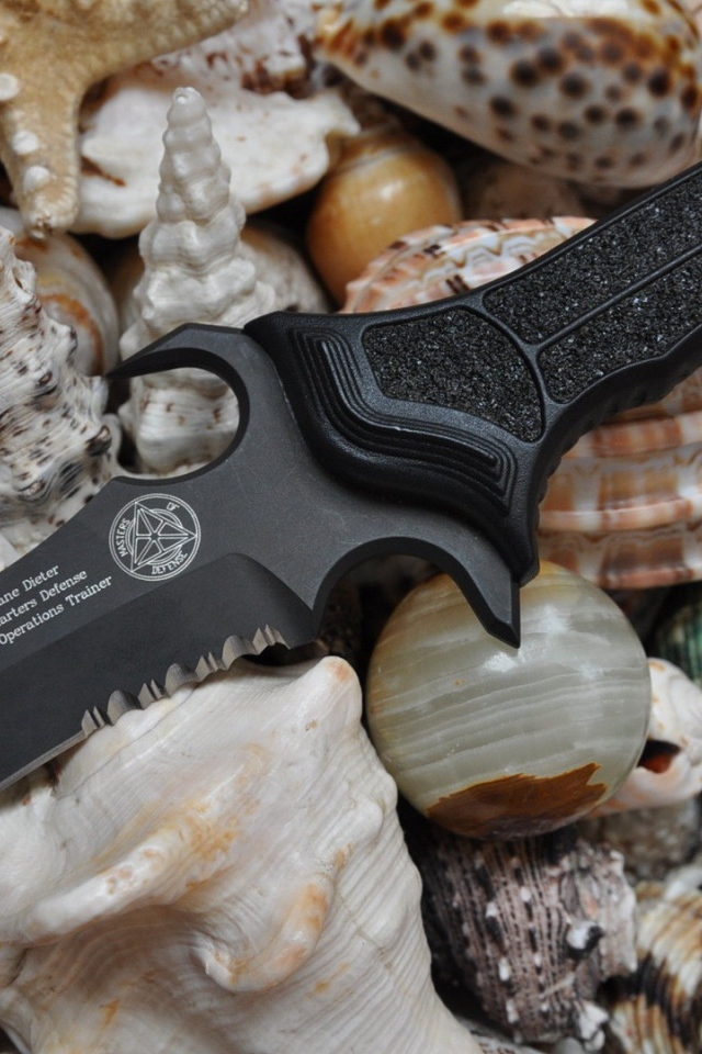 Кинжал на ракушках