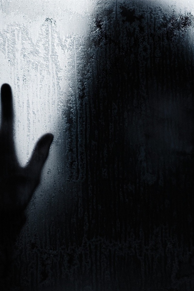 Человек за стеклом