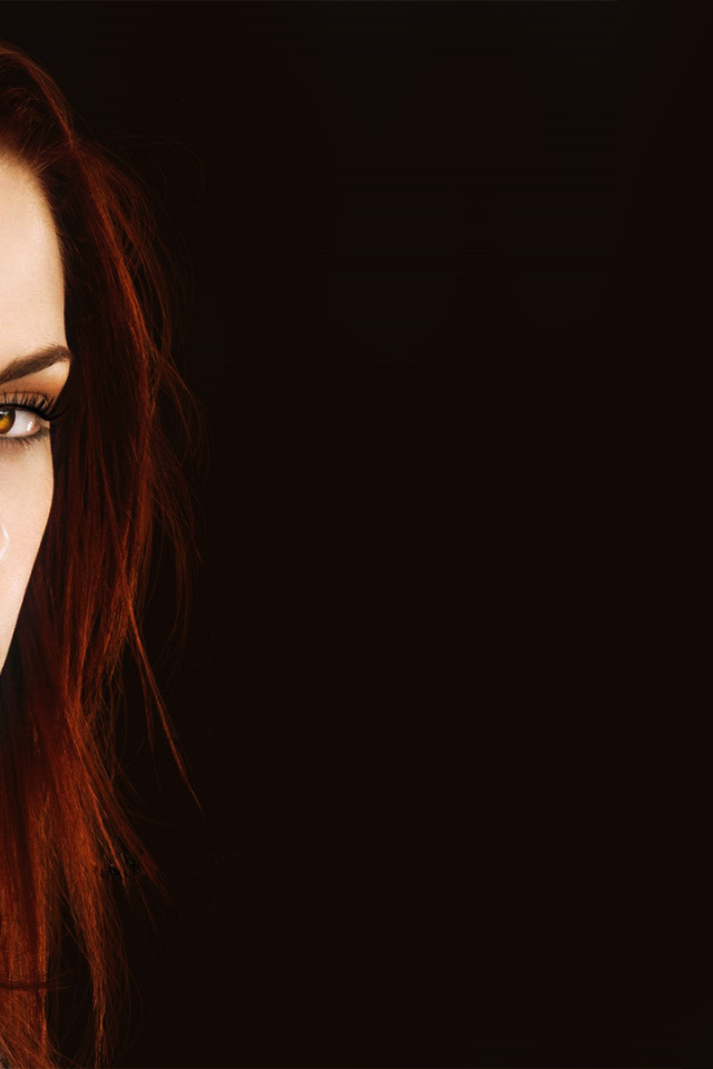 Рыжая девушка вампир