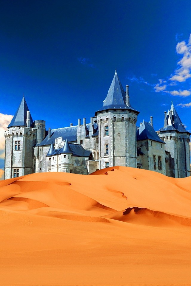 Дворец в пустыне