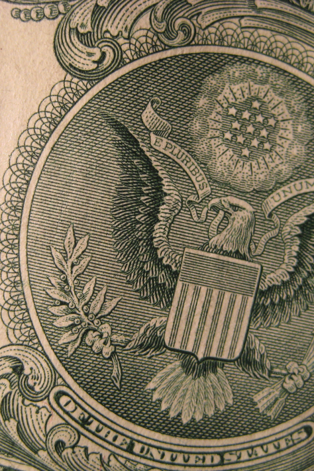 Герб на долларе