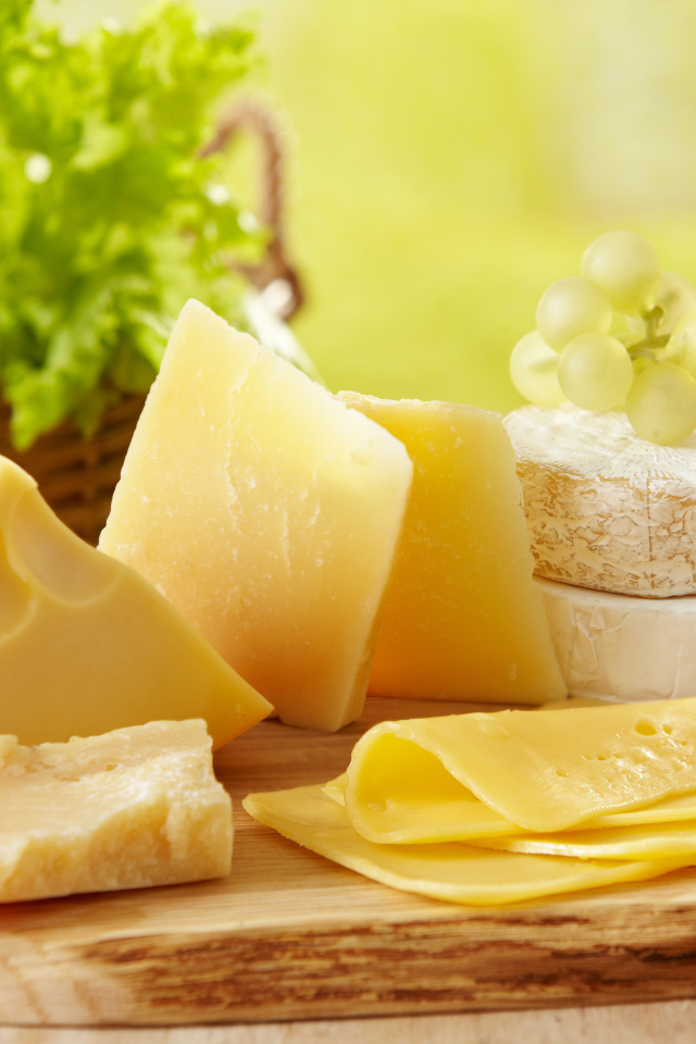 Сыр и орехи