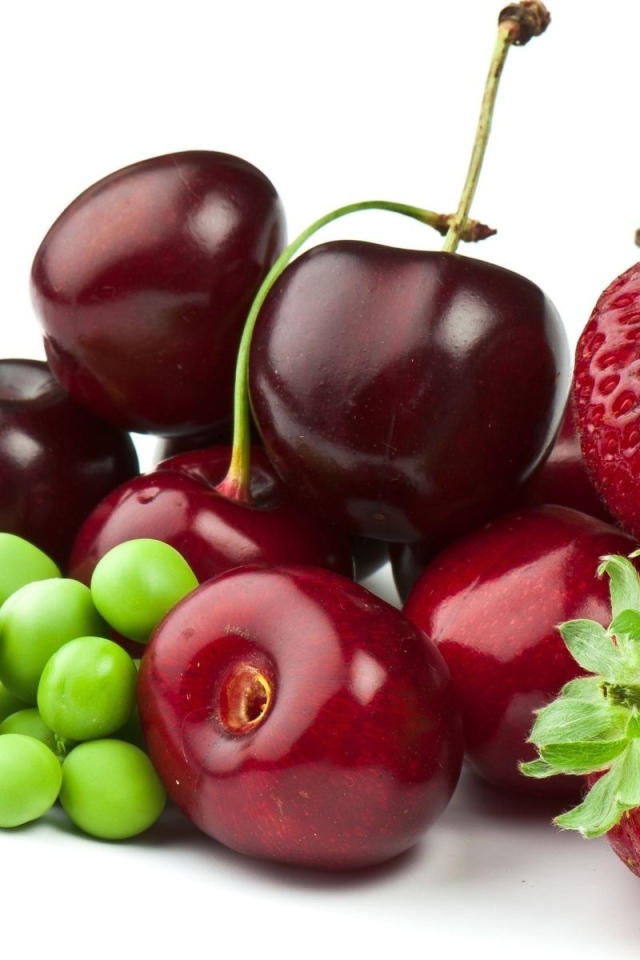 Вишня и клубника