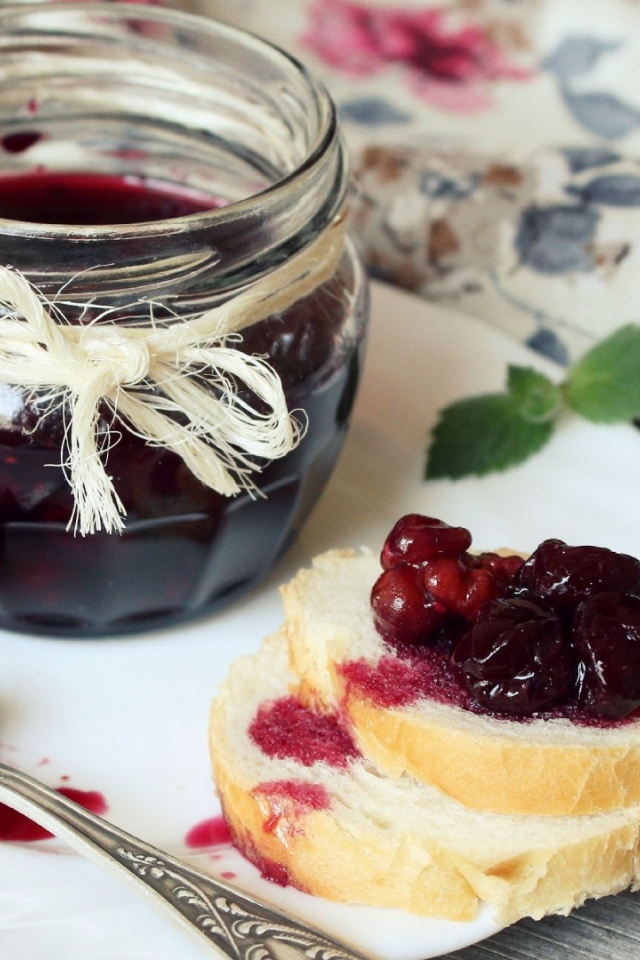 Вишневое варенье