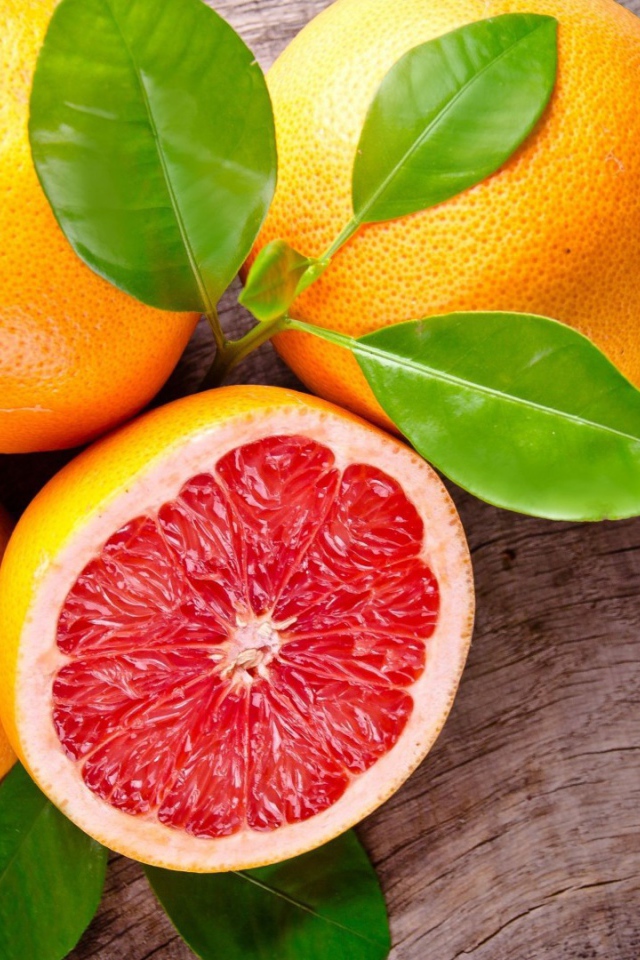 Свежий грейпфрут