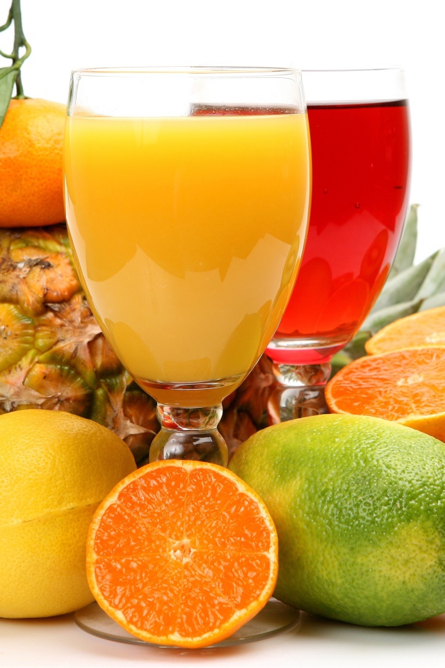 Сок в бокалах