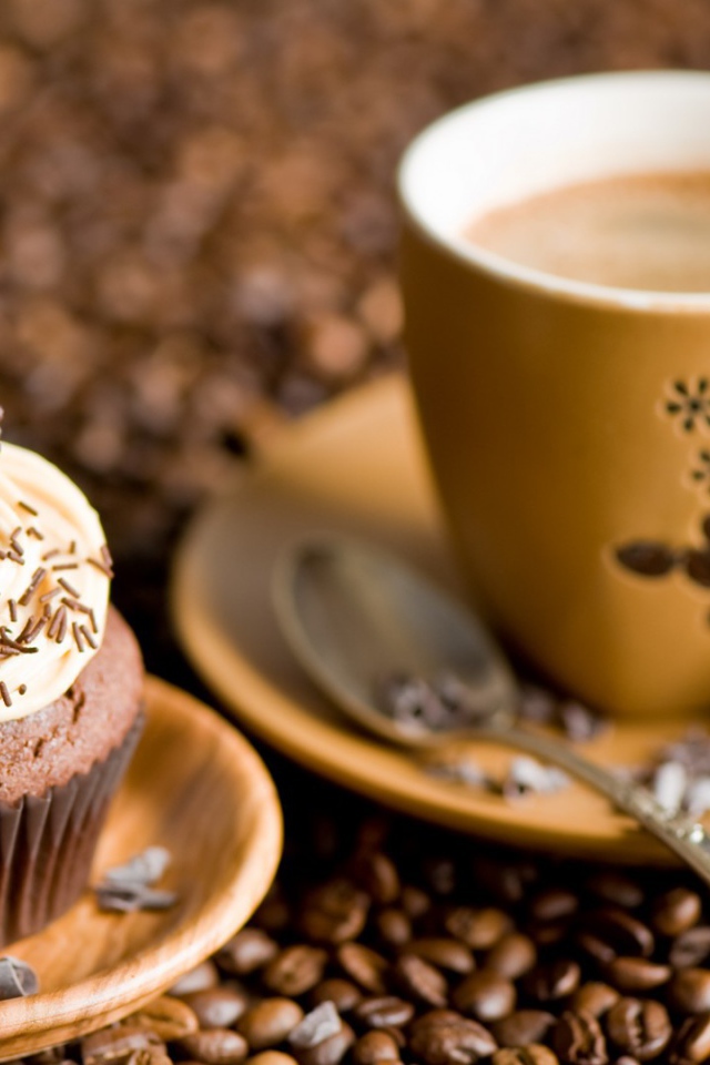 Кофе с шоколадным кексом