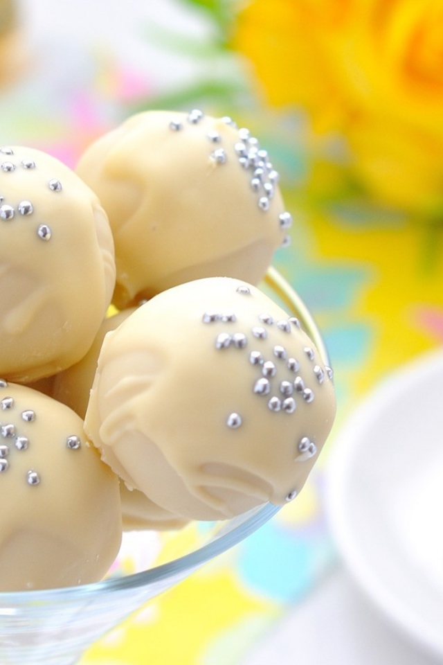 Десерт в белом шоколаде