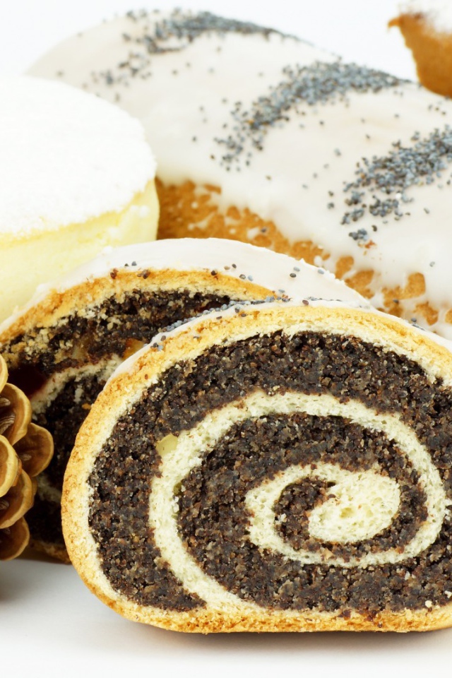 Сладкий рулет с маком