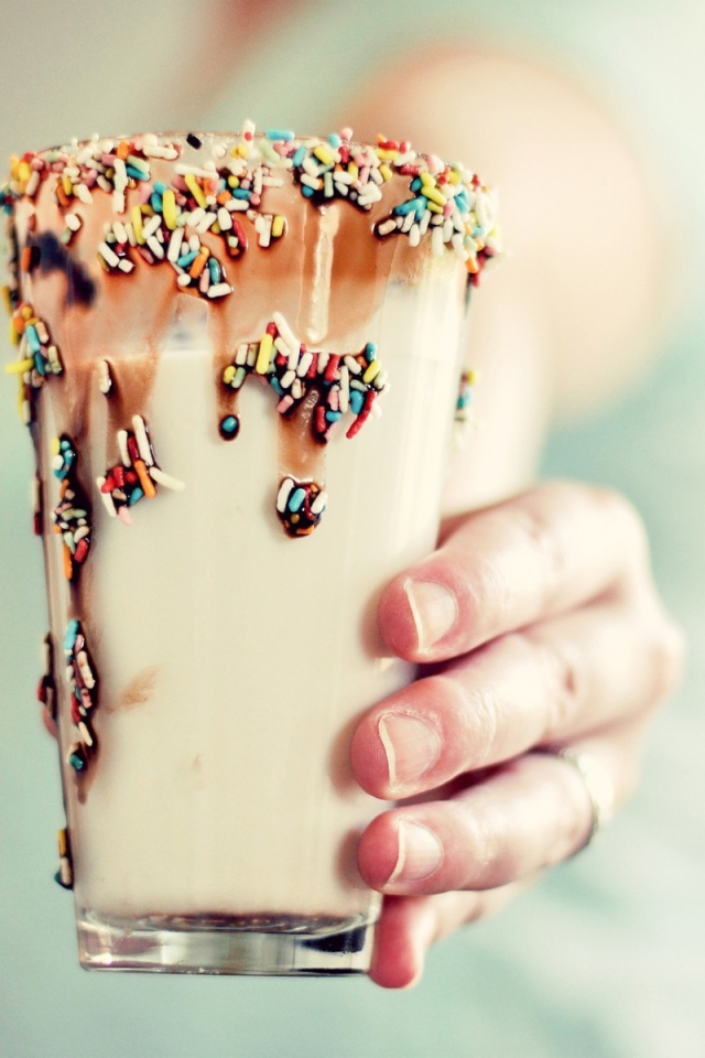 Стакан с коктейлем